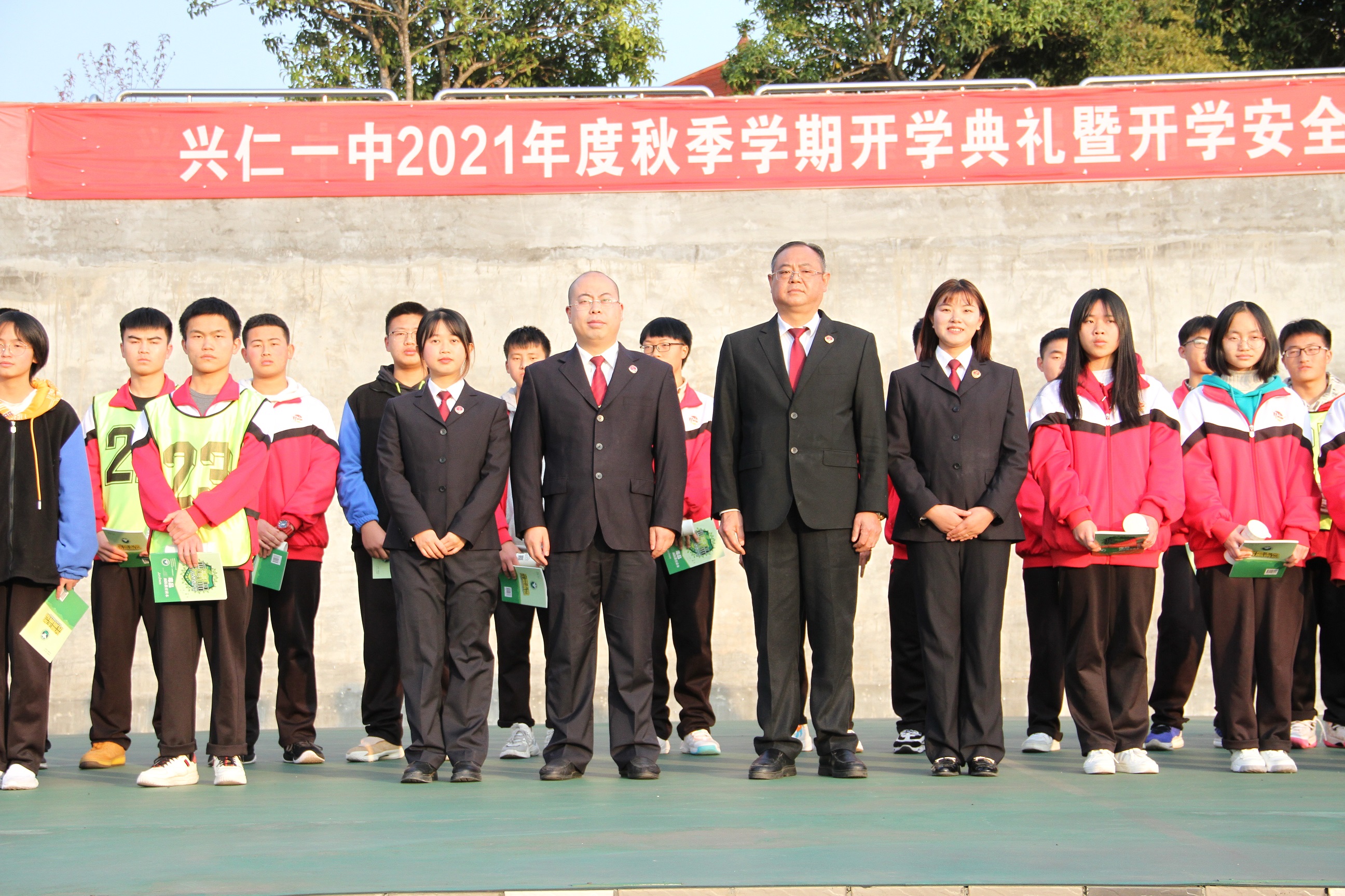 12月22日。检察长送法进校园，播种法治种子，佑青少年一生平安